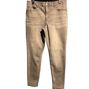 WHBM Size 12S Gray Jeans Skinny Stretchy Comfy Date Night Casual Timeless